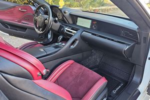 Lexus LC 500 2018 Usado, Motor V8 de 5.0 Litros, Interior Rojo Rioja, Mayormente sin Modificaciones - Product Image 4