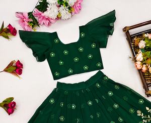 Shoryam - Lehenga Choli Verde Botella para Niñas, Bordado Floral Dorado, Ropa Étnica, Fiesta de Boda India, Largo hasta el Suelo - Product Image 4