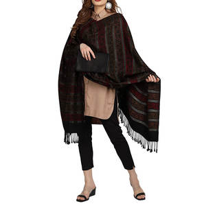 Châle d'hiver en coton de haute qualité imprimé de logo personnalisé à prix d'usine pour les femmes écharpe de broderie de conception différente - Product Image 6