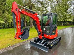 LIVRAISON GRATUITE CFG KU45 EXCAVATRICE DIESEL 30 CV LAME AVANT 60 POUCES BAC À SABLER 16 POUCES CLIMATISÉE CHAUFFÉE ENTIÈREMENT CLOSÉE EPA CE AUXILIAIRES PLUMBÉES - Product Image 4