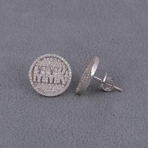 Boucle d'oreille unique personnalisée pour femme, fabriquée en or blanc 14 kt avec diamants de laboratoire. - Product Image 1