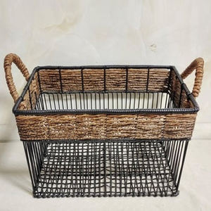 Panier en métal noir de designer exclusif avec poignées de style corde, panier à fruits pour la table à manger à la maison, panier de transport pour fruits - Product Image 1