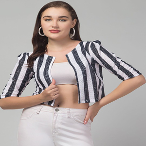 Tops d'été personnalisés pour femmes Options de couleur et de design en coton doux Commandes en gros écologiques décorées de diamants et de boutons - Product Image 1
