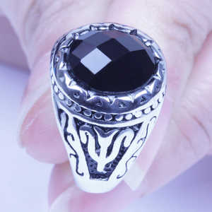 Bague vintage en acier inoxydable argenté pour hommes, avec cristal noir CZ, style Harley Biker, tailles 8-12 SR133 - Product Image 1