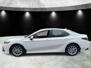 โตโยต้า แคมรี่ LE ปี 2023 - Product Image 4