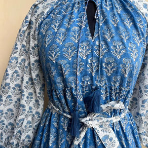 Vestido maxi de manga larga de talla grande para mujer, estampado de algodón, colores mezclados para ropa de verano con decoración de borlas - Product Image 1