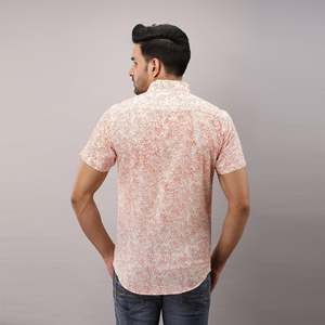 เสื้อเชิ้ตผู้ชายสีส้มพิมพ์ลายดอกไม้ทรงเข้ารูปสไตล์ลำลอง ผ้าฝ้าย 100% ผ้าป๊อปลิน ระบายอากาศได้ดี คอตั้ง มีไซส์ถึง 6XL รับผลิตแบบ ODM - Product Image 2