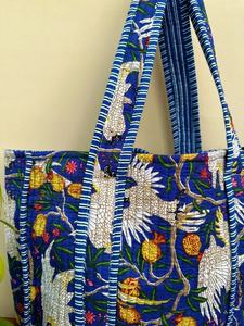 กระเป๋าผ้าคอตตอนลายควิลท์สไตล์วินเทจของอินเดียสำหรับผู้หญิงงานเย็บปะพื้นเมืองออกแบบเปิดซิปปิดขายส่งผู้ส่งออก - Product Image 2