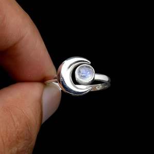Handmade White Rainbow Moonstone Ring Solid 925 Sterling Silver Elegant Cabochon Gem Jewelry For Women <b>Gift</b> Option - Product Image 5