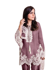 Diseñador Shalwar Kameez Set con Vichitra Top Bordado, Gadhwal Farsi Salwar & Organza Dupatta 3 Colores, L a XXL - Product Image 1