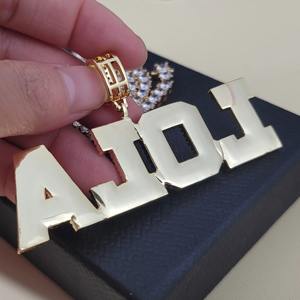 Pendentif en or 14 carats certifié IGI avec diamant taille ronde glacé pour homme Pendentifs en or blanc fin avec breloque en diamant de laboratoire avec nom personnalisé - Product Image 6