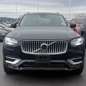 Volvo XC90 B6 Plus 2025 Usado en Excelentes Condiciones, Tema Bright, 7 Pasajeros, Tracción en las Cuatro Ruedas, Sin Accidentes, Volante a la Izquierda/Derecha - Product Image 1