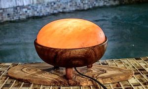 Lampe à bol de sel rose de l'Himalaya sculptée à demi-dôme | Décor de lueur chaude fabriqué à la main avec base en bois naturel - Product Image 4