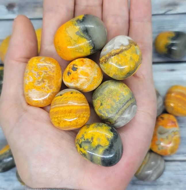 สีเหลือง