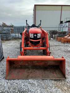 Tractor Agrícola L4060 2022, 4x4-42HP, 4WD con Motor y Bomba Premium, Alta Productividad y Larga Vida Útil - Product Image 3