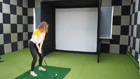 Système d'enceinte de protection à ressorts tressés haute densité avec rembourrage pour l'entraînement de golf en salle