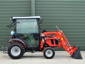 Livraison Gratuite Tracteur Agricole Compact 4x4 25 CV avec Cabine, Moteur Diesel 3 Cylindres, Levage 739 kg, Transmission 9F+3R et Hydraulique 26 L/min - Product Image 3