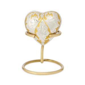 Urna de cremación de recuerdo en forma de corazón única para cenizas humanas hecha a mano en latón y urna de entierro de recuerdo grabada a mano en casa - Product Image 1