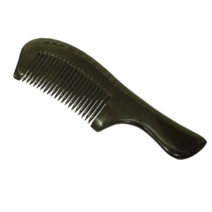 Peine para Piojos de Cuerno de Búfalo Negro Natural de la Mejor Calidad, Peine Único para Uso Doméstico para Damas y Caballeros a un Precio Razonable - Product Image 1