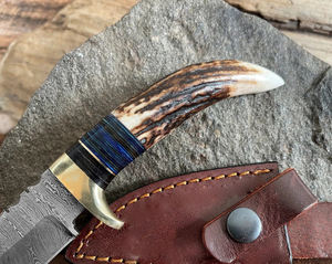 Cuchillo de caza de bolsillo de hoja fija de acero de Damasco hecho a mano al aire libre al por mayor con Funda de cuero a la venta - Product Image 5