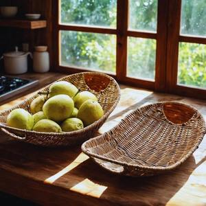 Plateau rond festif en rotin et coquillages – Artisanat décoratif pour la table et l'ameublement - Product Image 2