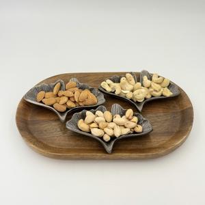 Venta Caliente, Diseño Nuevo y Lujoso, Fruteros con Forma de Hoja con Acabado en Níquel Negro para Servir Frutos Secos por R B Overseas - Product Image 1