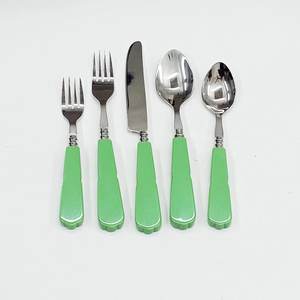 Ensemble de couverts sans danger pour les aliments en métal de 5 pièces avec poignée en résine blanche pour hôtels et restaurants vaisselle ensemble de couverts en argent - Product Image 5