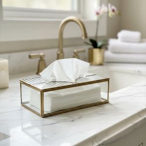 Boîte à mouchoirs en verre design avec cadre en laiton brillant, décoration nordique pour la maison, porte-mouchoirs de luxe pour l'organisation du rangement à domicile - Product Image 2
