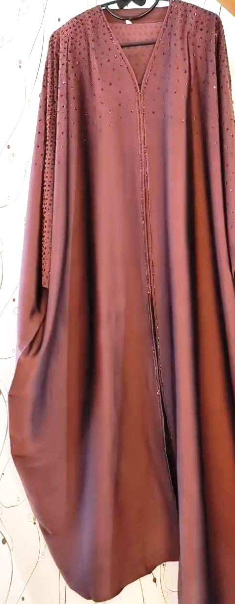 สีน้ำตาลแดง