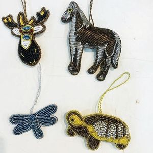 Elegante Adorno Navideño Colgante de Fieltro con Diseño de Elefante, Adornos Navideños Tejidos a Mano con Cuentas para una Decoración Sofisticada en India - Product Image 6