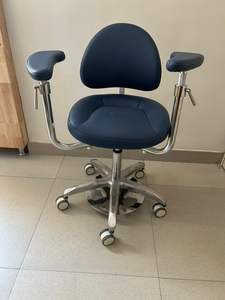 Tabouret de chirurgien réglable en hauteur avec roulettes à roulement fluide, siège pivotant à 360° pour salle d'opération, disponible à prix abordable - Product Image 6