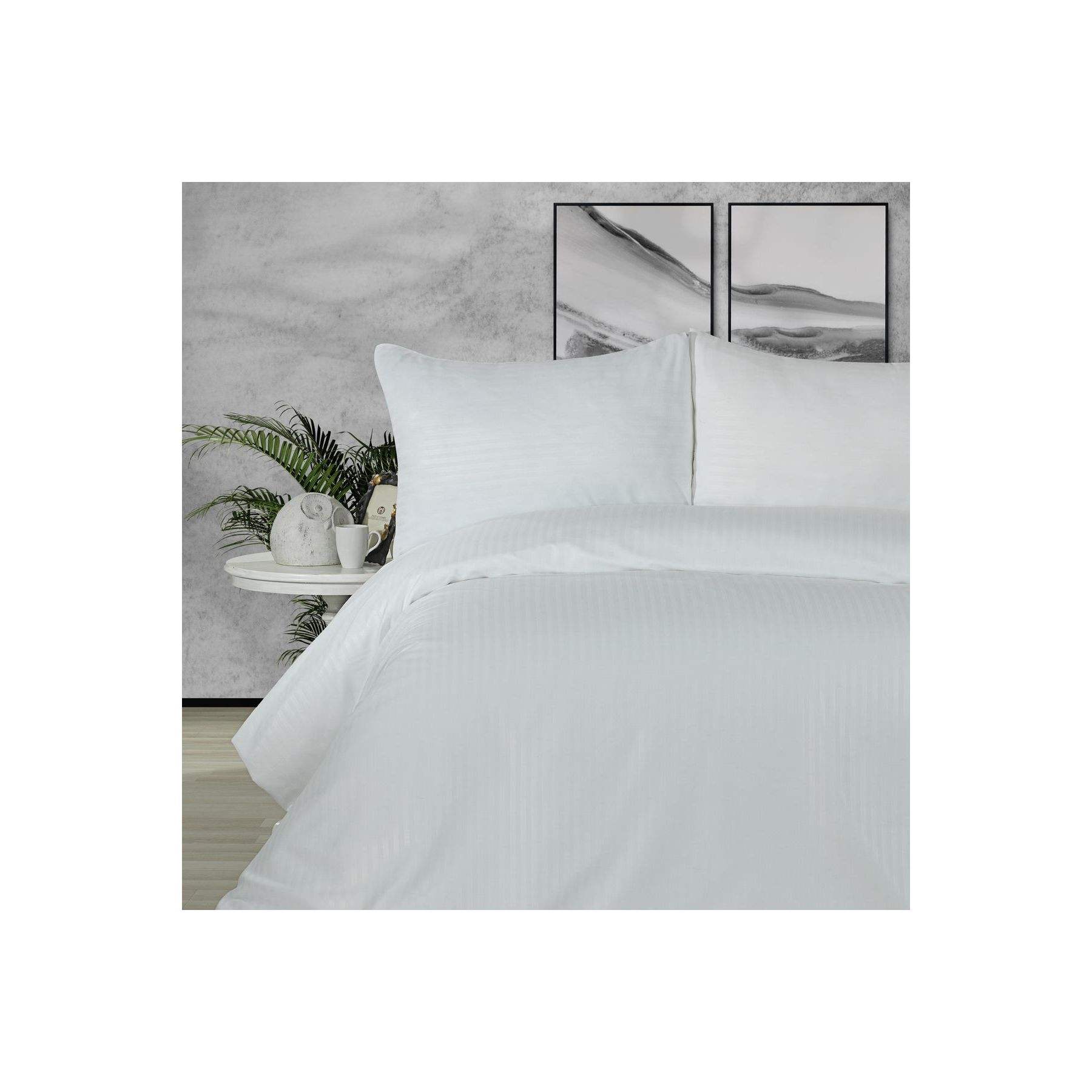 มีสีสัน