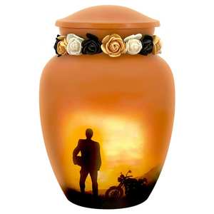 Silueta de motociclista Opción DE CORONA DE tributo de urna mediana Opción de placa de nombre de medallón - Product Image 3