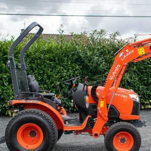 Tractor utilitario Kubota L3200 de 32HP, diésel, 4x4, con toma de fuerza y enganche, equipo agrícola de alta durabilidad, fabricado en Japón, a un precio muy económico. - Product Image 3