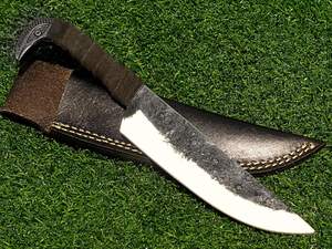 Couteau de camping de style viking 10.3, lame en acier Damas forgé, tête de corbeau, manche en acier, étui en cuir, style Seax médiéval unique - Product Image 5