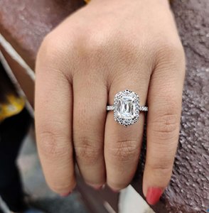 Anillos de compromiso y boda solitarios con corte esmeralda de 4 quilates, cultivados en laboratorio, para mujer, hechos de plata de ley 925 - Product Image 6