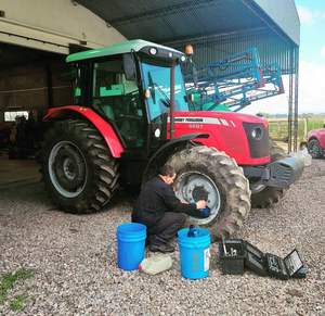 Tractores agrícolas Massey Ferguson MF/Tractores de 4 ruedas usados y nuevos Red Massey Ferguson 4291 120hp - Product Image 1