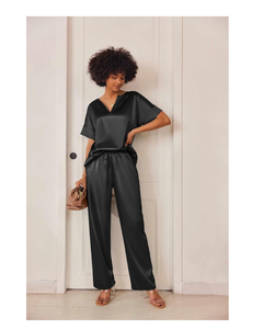 Conjunto de pijama de satén Camisa de manga corta con cuello en V de seda para mujer con pantalón largo Conjunto de ropa de descanso suave Sueño suave y ligero - Product Image 1