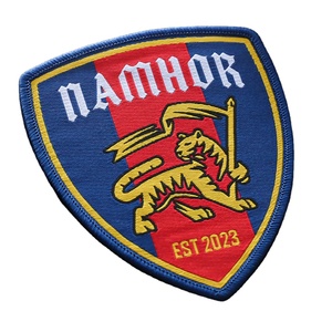 Écussons tissés personnalisés de qualité supérieure, écussons tissés très détaillés, écussons tissés à livraison rapide et écussons avec support - Product Image 1