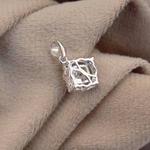 Collier élégant léger en argent sterling 925 avec pendentif Moissanite coupe coussin cadeau pour elle - Product Image 4