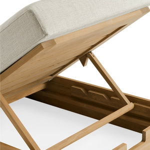 Meubles modernes de chaise longue en bois de teck pour une utilisation en extérieur sur la plage ou au bord de la piscine avec des coussins moelleux - Product Image 4