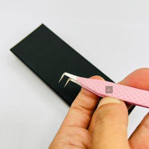 Pince à épiler d'extension de cils en diamant massif à 90 degrés avec logo personnalisé Pointe en fibre durable en acier inoxydable de haute qualité - Product Image 6