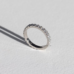 แหวนแต่งงานมอยส์ซอไนต์สีขาวทอง14K พร้อม0.75กะรัตหินเจียระไนทรงกลมสวยงามแหวนวางซ้อนกันได้ - Product Image 2