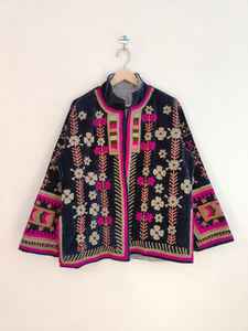 Chaqueta Bordada Suzani Azul Marino, Chaqueta Étnica Hecha a Mano, Chaqueta Floral Suzani, Chaqueta de Terciopelo Puro, Estilo Boho Hippie - Product Image 1