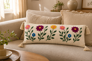 Housse de coussin lombaire décorative en coton brodé de marguerites colorées, faite à la main, avec pompons, pour canapé - Product Image 5