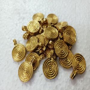 Colgantes y dijes de latón hechos a medida con circón para artesanos y reventa de micro macramé para niños - Product Image 1