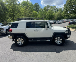 Toyota FJ Cruiser Usado Recientemente - 4x4 - Volante a la Izquierda - 2010 - Emisiones Ecológicas - Listo para Enviar - Product Image 6