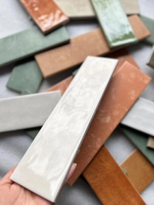 <span class=keywords><strong>Piastrelle</strong></span> in ceramica smaltata perla <span class=keywords><strong>bianca</strong></span> moderna per sala da pranzo con accenti artistici <span class=keywords><strong>piastrelle</strong></span> da parete per la decorazione del bagno Backsplash <span class=keywords><strong>cucina</strong></span> - Product Image 4