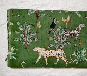 Tissu 100% coton, magnifiques imprimés numériques pour vêtements et accessoires de mode - Product Image 1