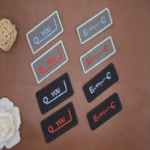 Etichette Tessute Personalizzate in Poliestere con Logo Aziendale per Abbigliamento, Cappelli, Borse e Scarpe - Product Image 4